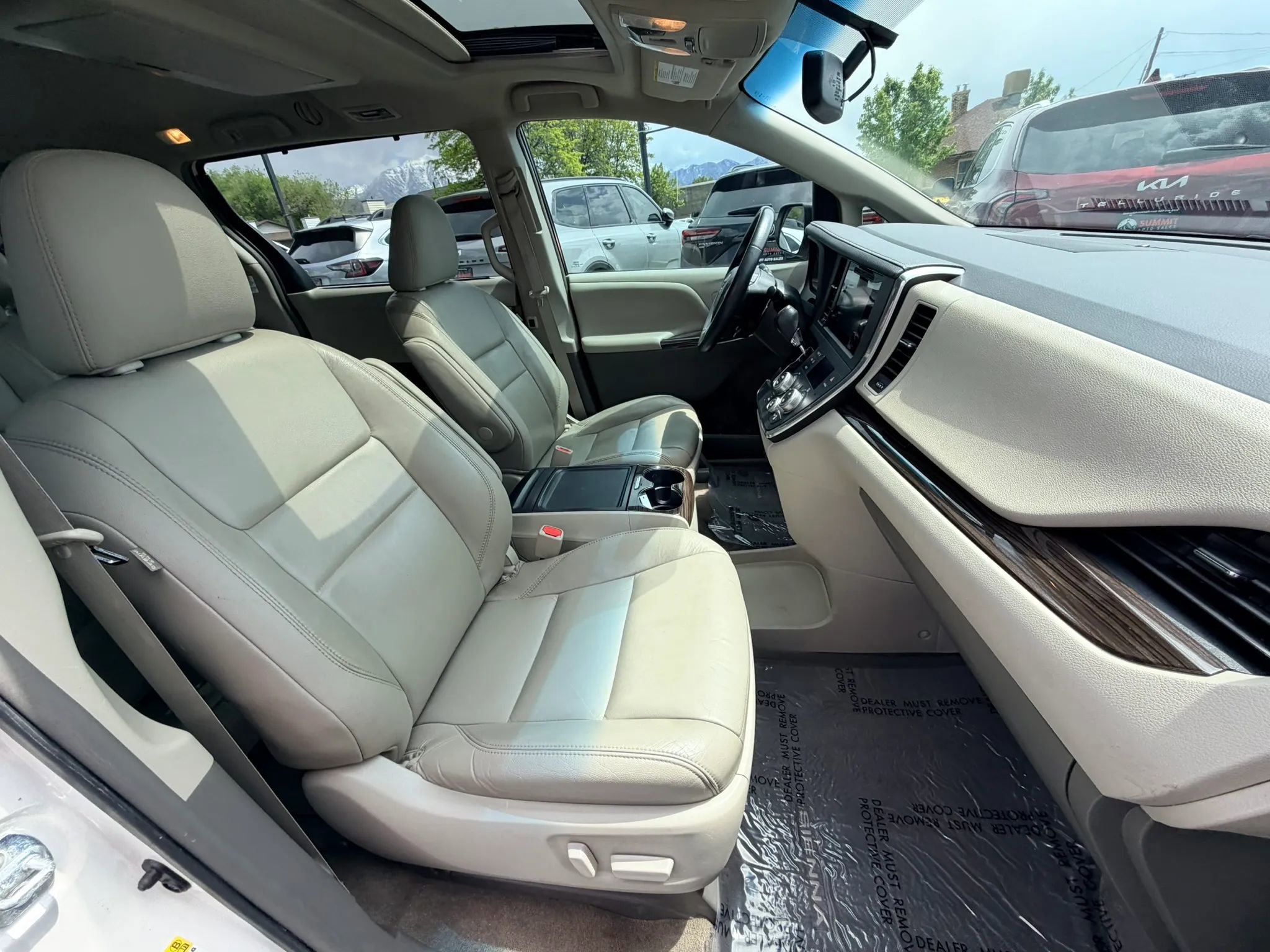 Used 2016 Toyota Sienna XLE Premium FWD image 23