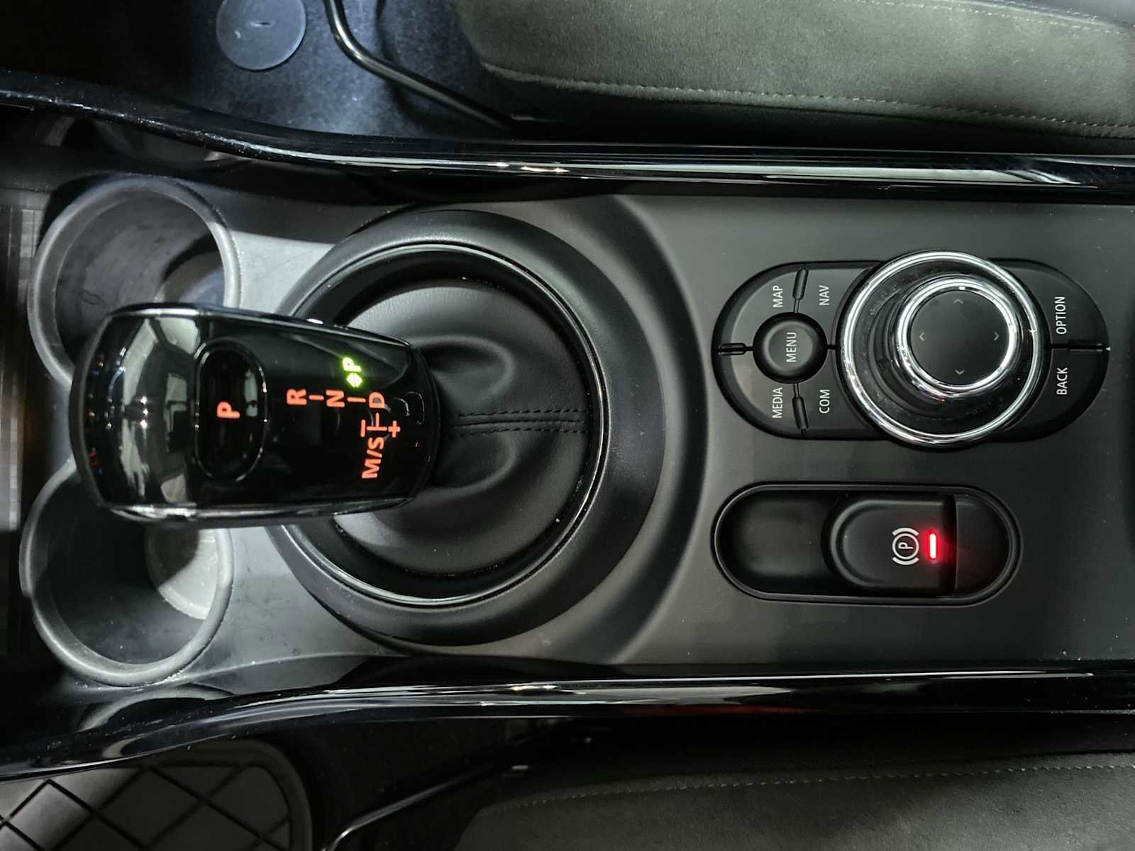 Used 2024 MINI Cooper Clubman S w/ Signature Upholstery Package image 17