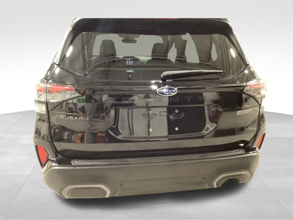 Used 2025 Subaru Forester Limited image 15