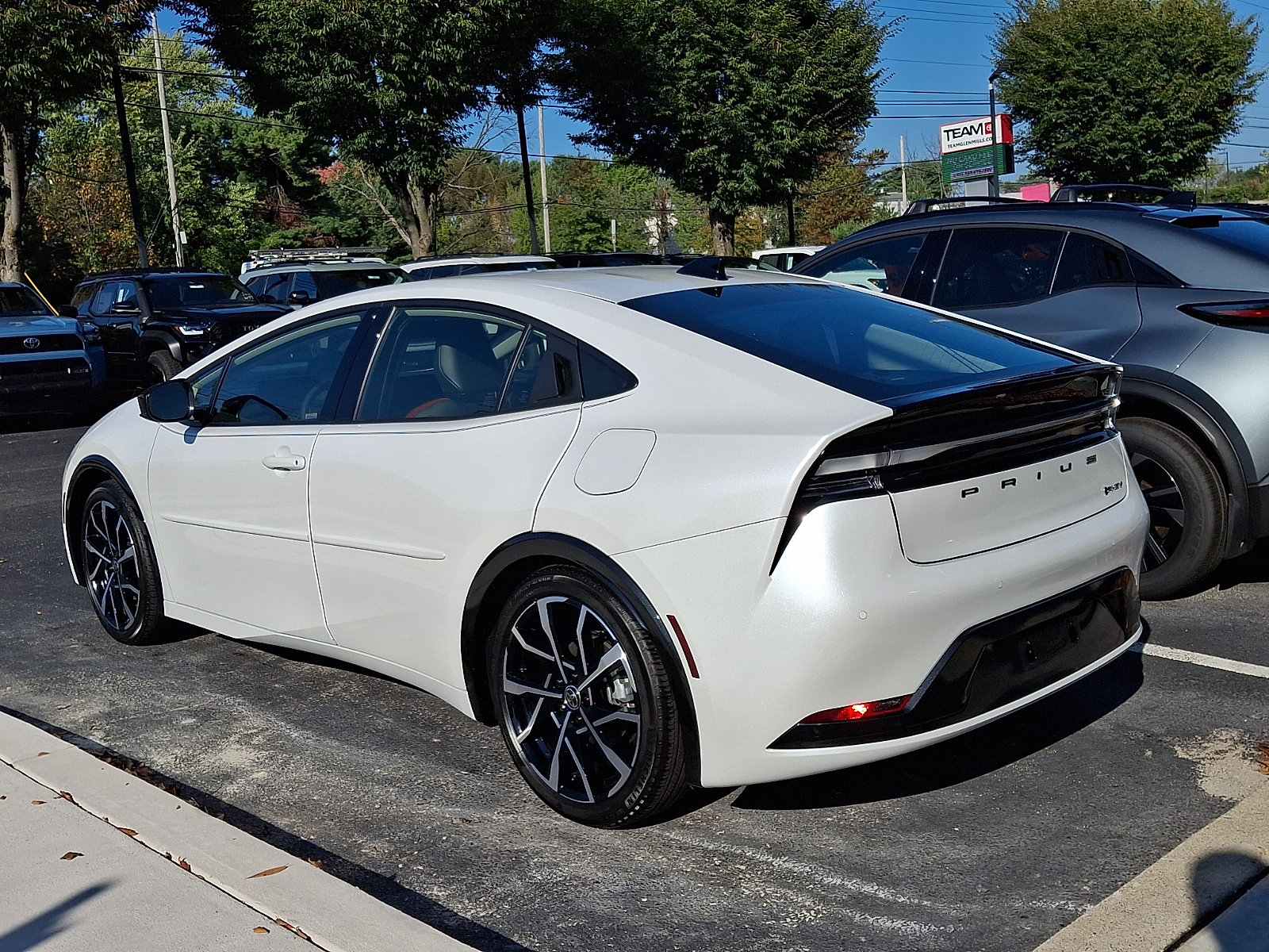 New 2026 Toyota Prius Plug-In Hybrid FWD image 3