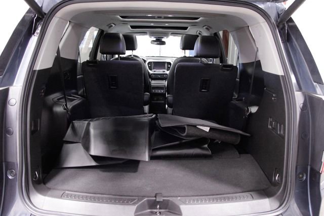 Used 2020 GMC Acadia SLT w/ Driver Alert Package II image 21