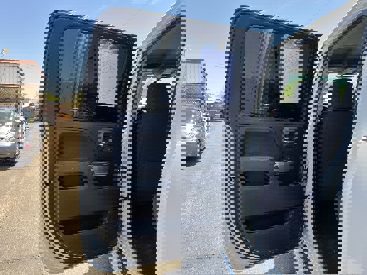 Used 2018 Chevrolet Silverado 1500 LT w/ All Star Edition AWD/4WD image 14