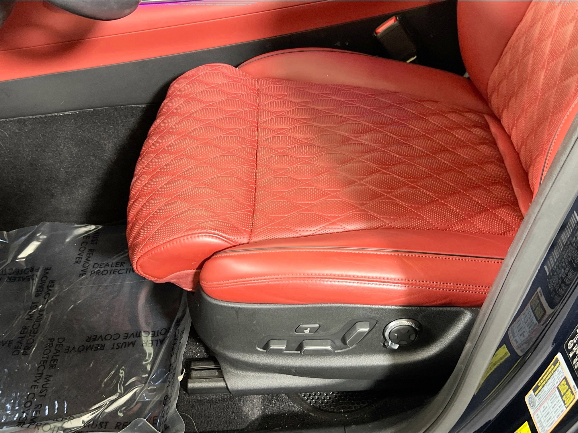 Used 2023 Genesis GV70 3.5T Sport w/ Sport Prestige Package image 20