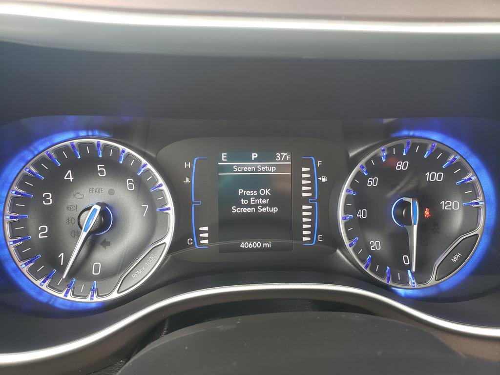 Used 2023 Chrysler Voyager LX image 23