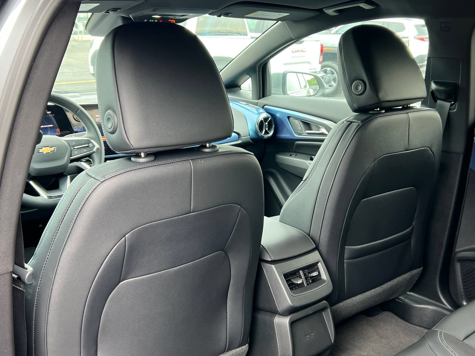 New 2026 Chevrolet Equinox EV LT FWD image 31