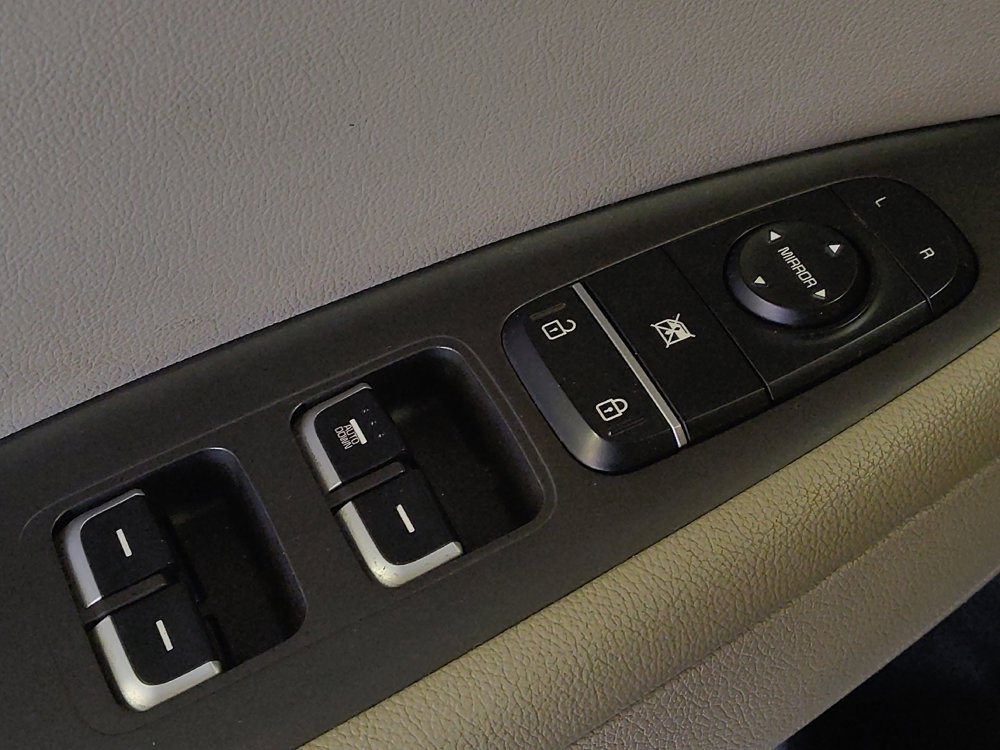 Used 2018 Kia Optima LX w/ 17" Alloy Wheels Package image 27