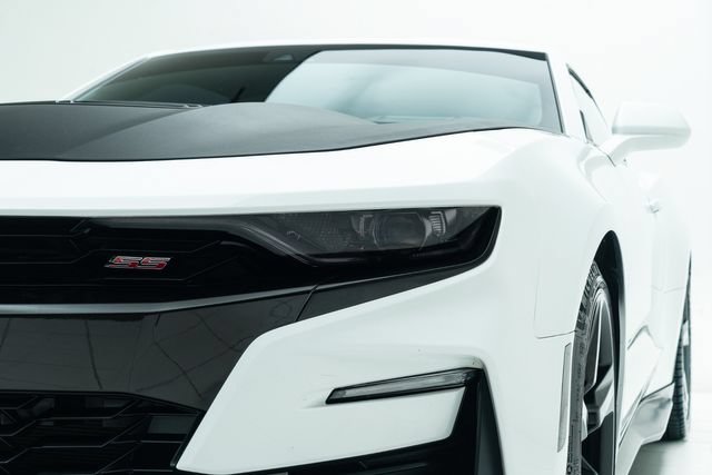 Used 2019 Chevrolet Camaro SS RWD image 11