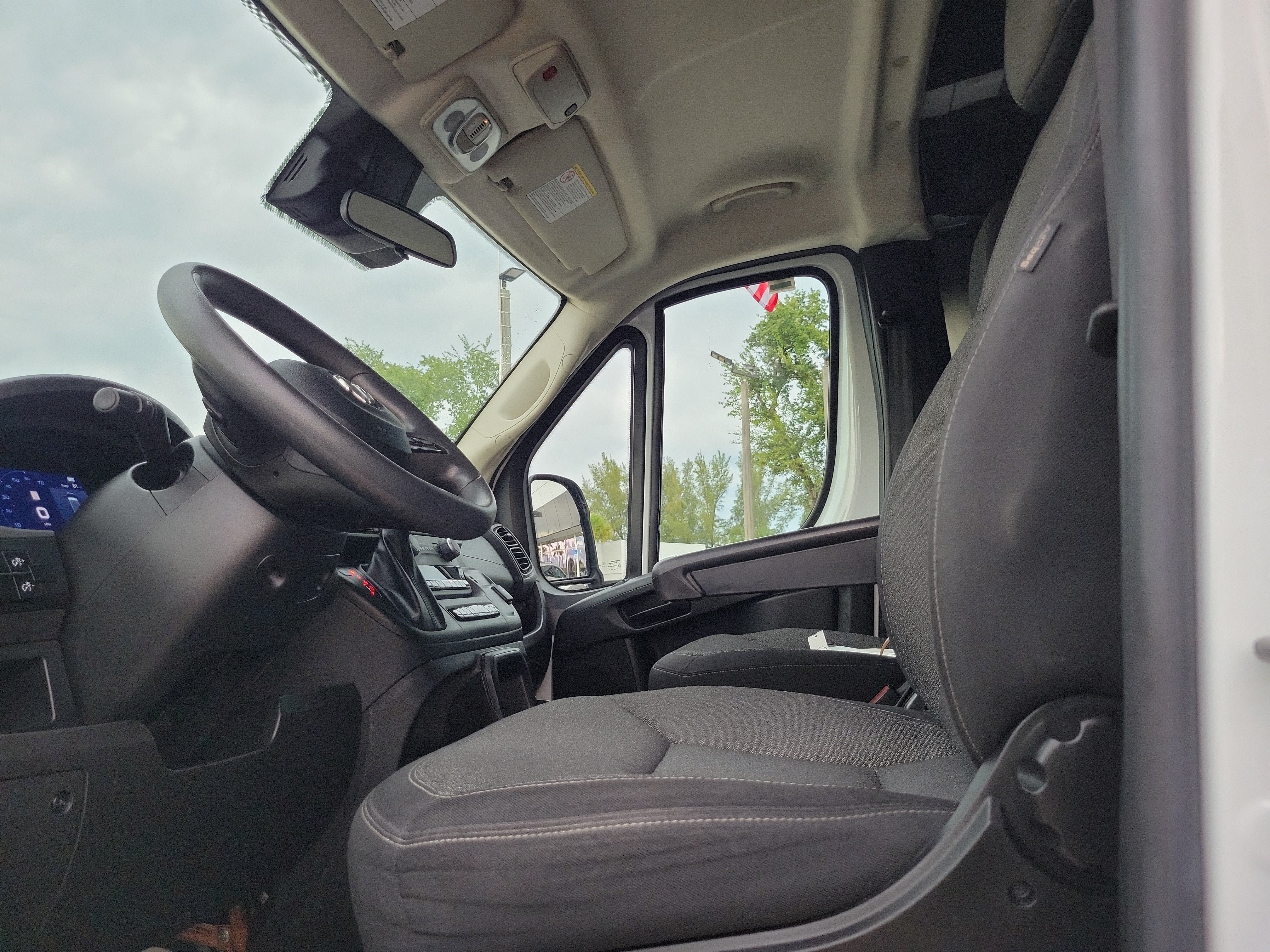 Used 2025 RAM ProMaster 2500 w/ U-Haul Equipment Group FWD image 11