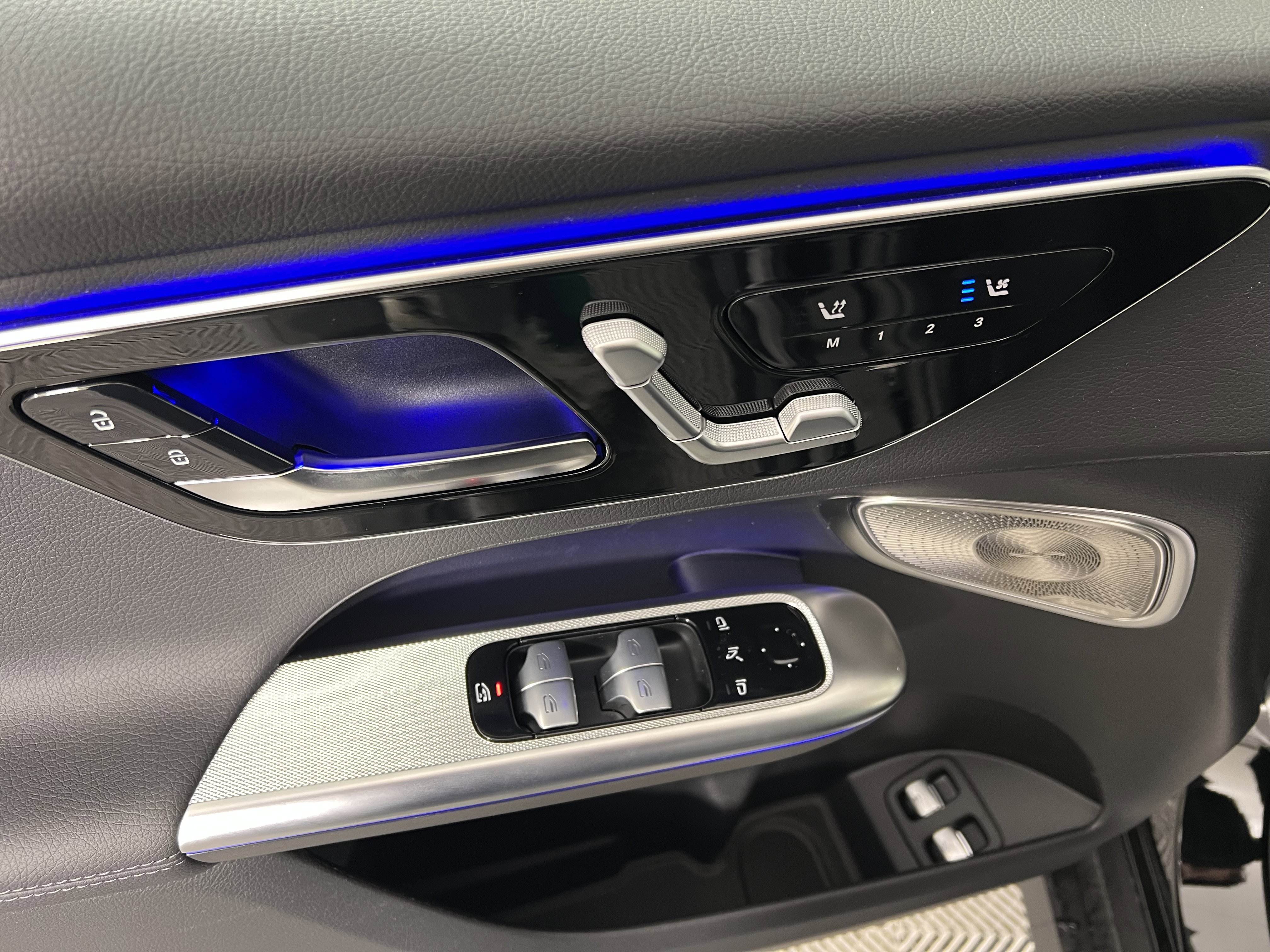 New 2025 Mercedes-Benz GLC 350e 4MATIC image 19