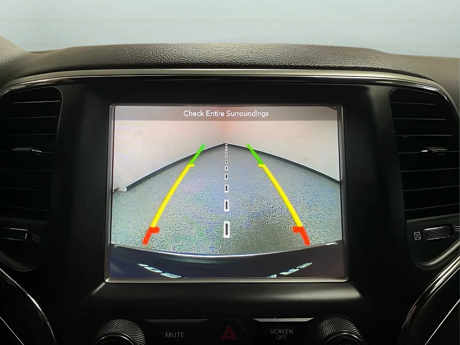 Used 2018 Jeep Grand Cherokee Limited RWD image 21