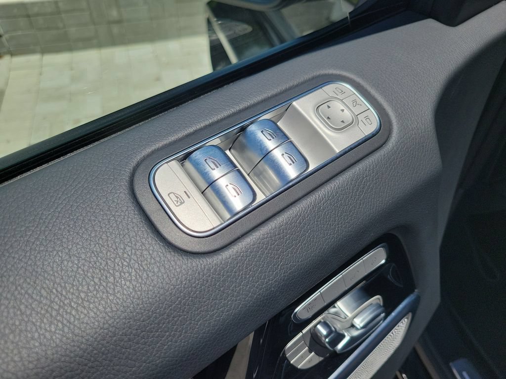 Used 2025 Mercedes-Benz G 63 AMG 4MATIC image 19
