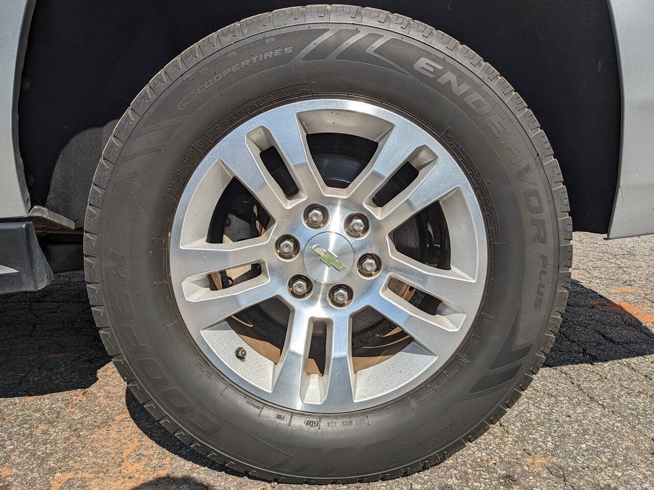Used 2015 Chevrolet Suburban LT RWD image 13