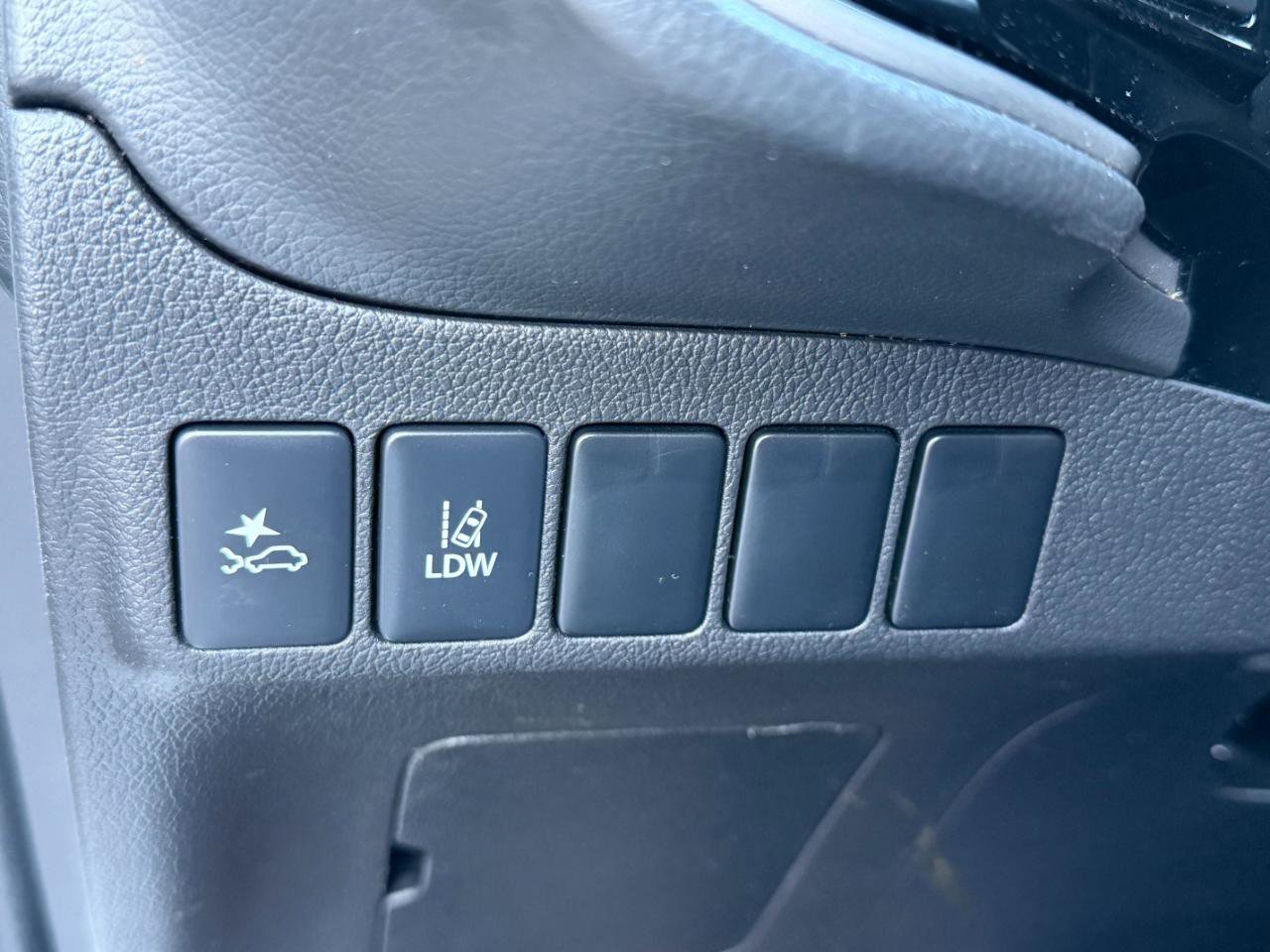 Used 2020 Mitsubishi Outlander LE FWD image 51