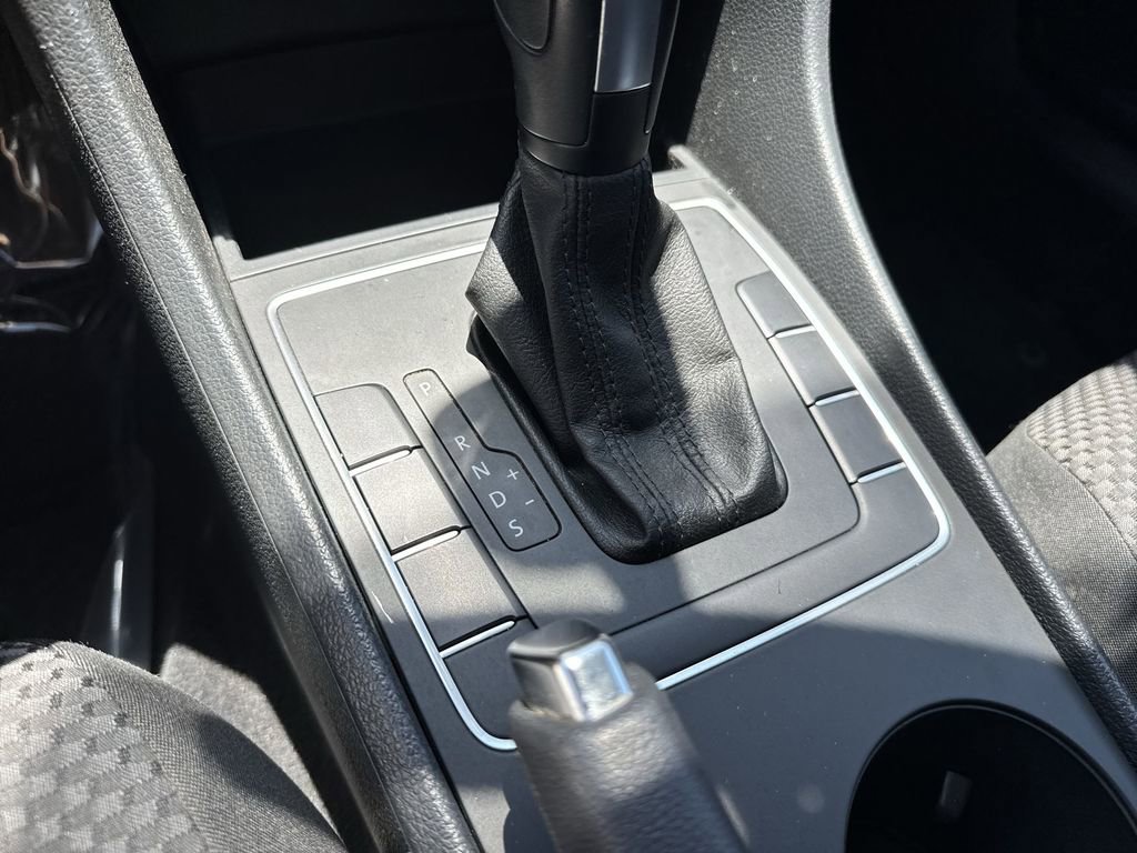 Used 2014 Volkswagen Passat 2.5 S FWD image 52