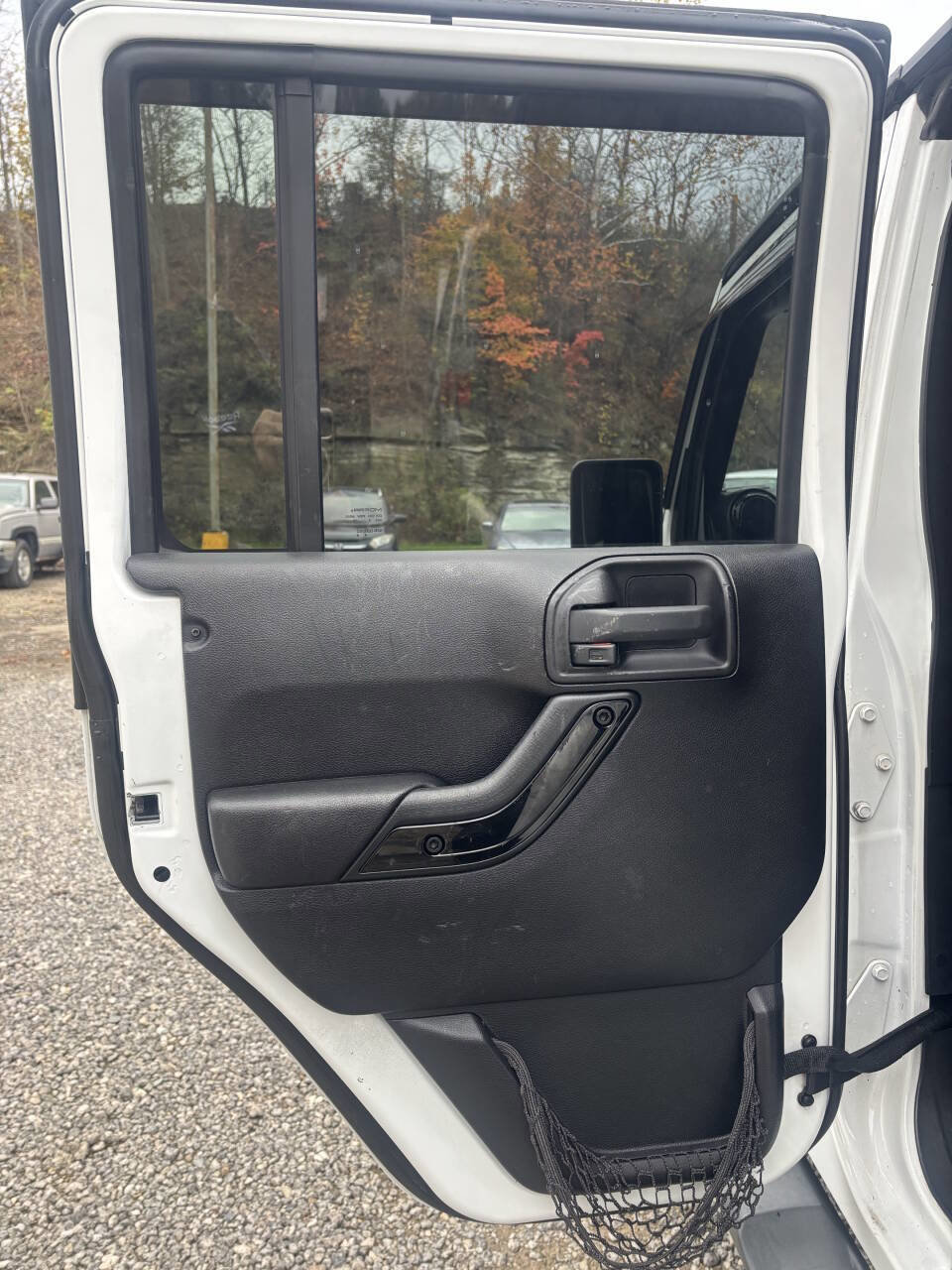 Used 2016 Jeep Wrangler Unlimited Sahara AWD/4WD image 18