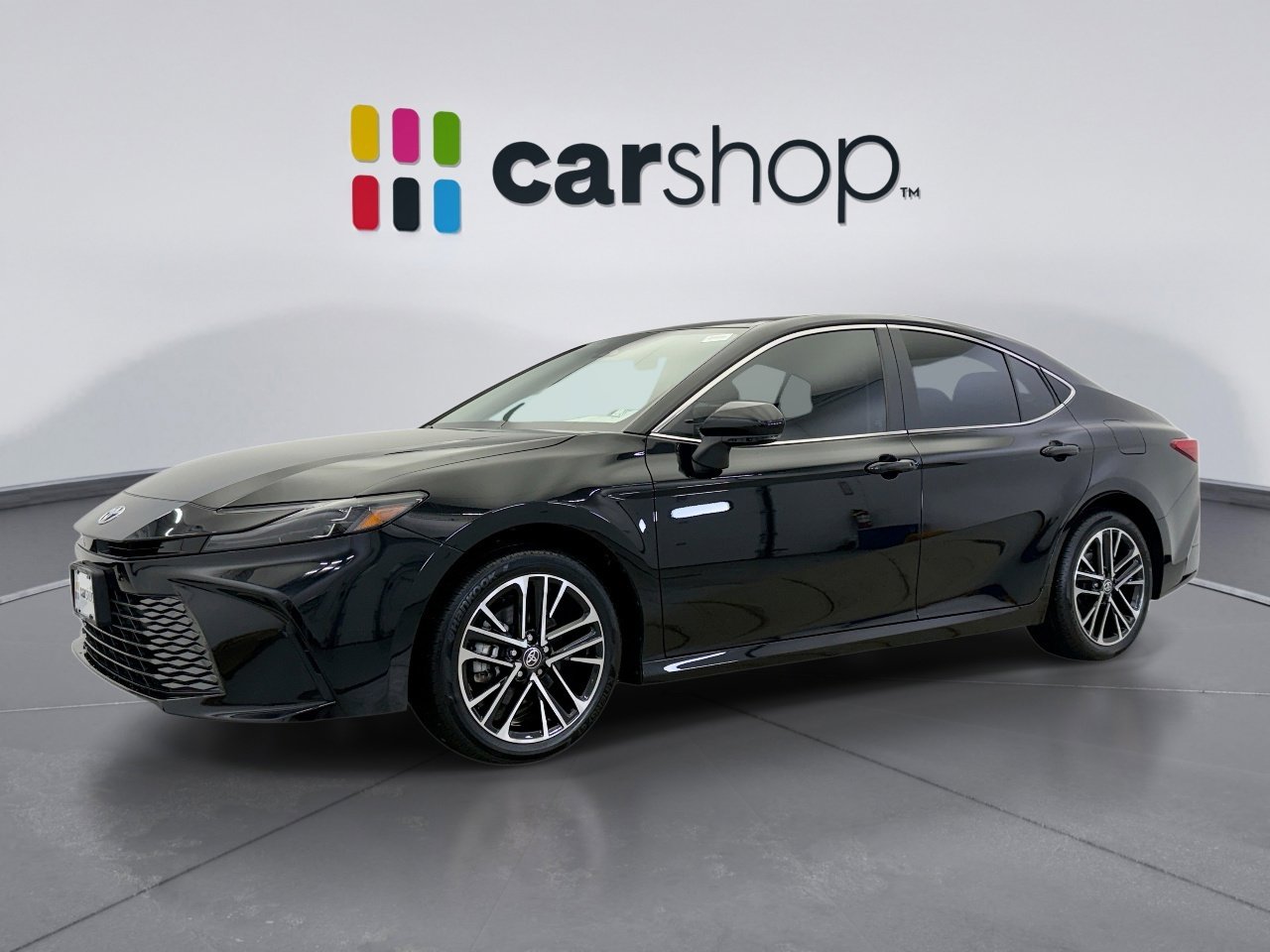 Used 2025 Toyota Camry XLE AWD/4WD image 1