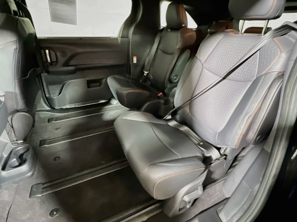 Certified 2021 Toyota Sienna XSE w/ XSE Plus Package AWD/4WD image 22