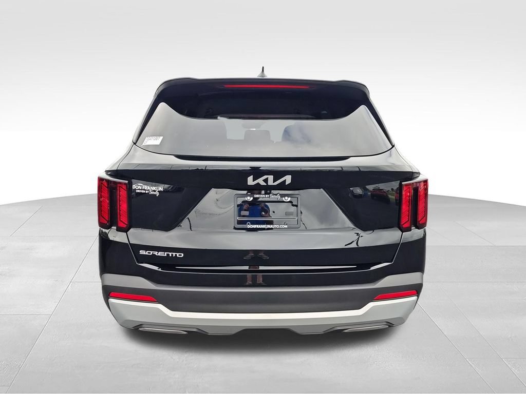 Used 2026 Kia Sorento LX FWD image 4