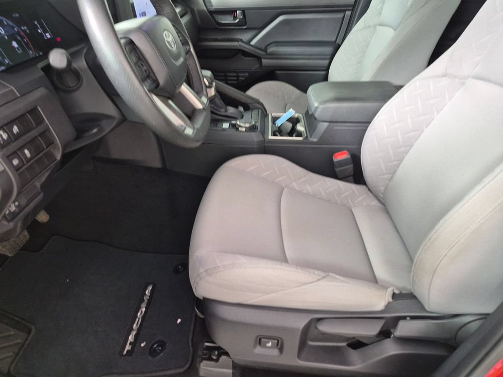 Used 2024 Toyota Tacoma SR5 w/ SR5 Upgrade Package AWD/4WD image 21