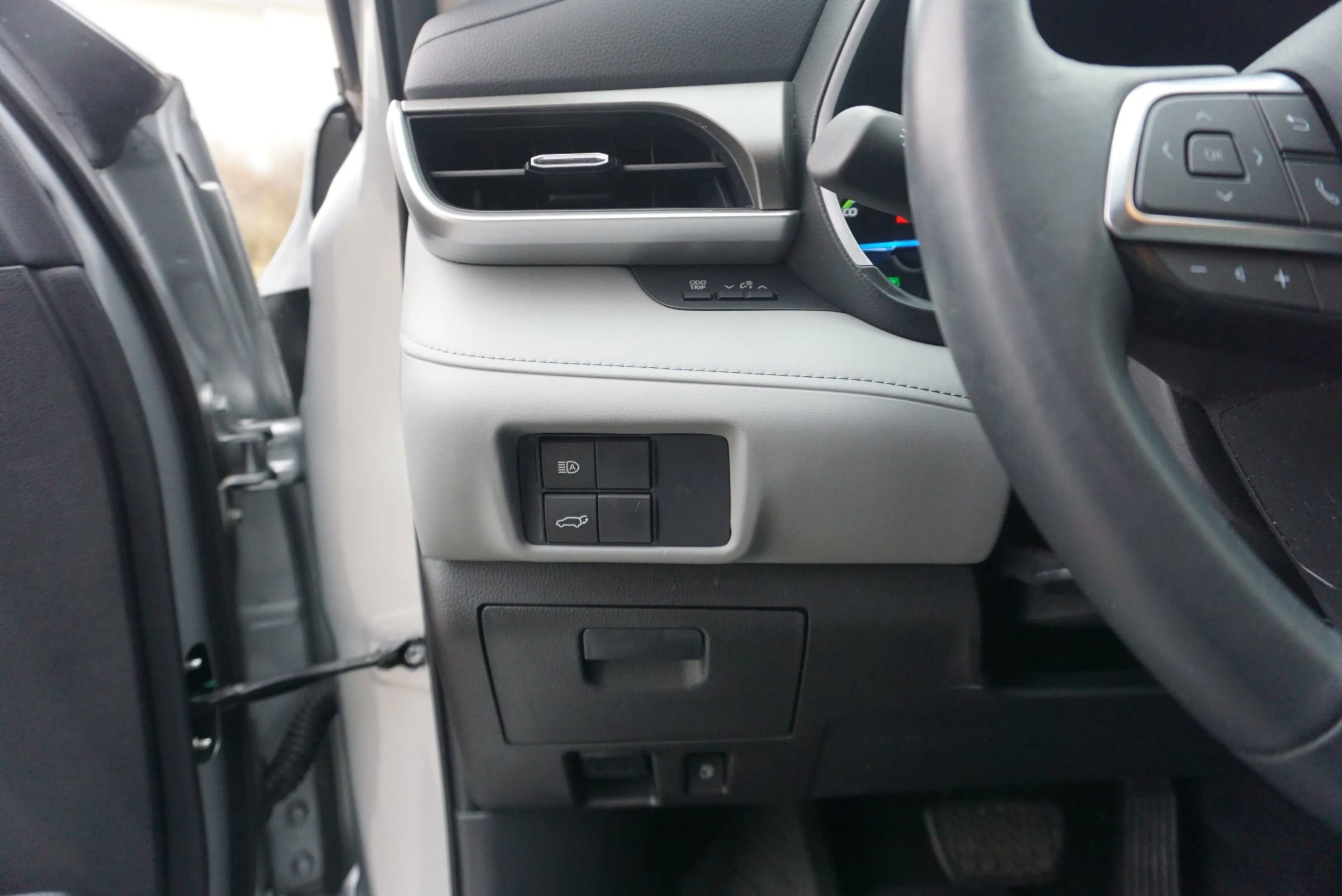 Used 2021 Toyota Highlander XLE image 35