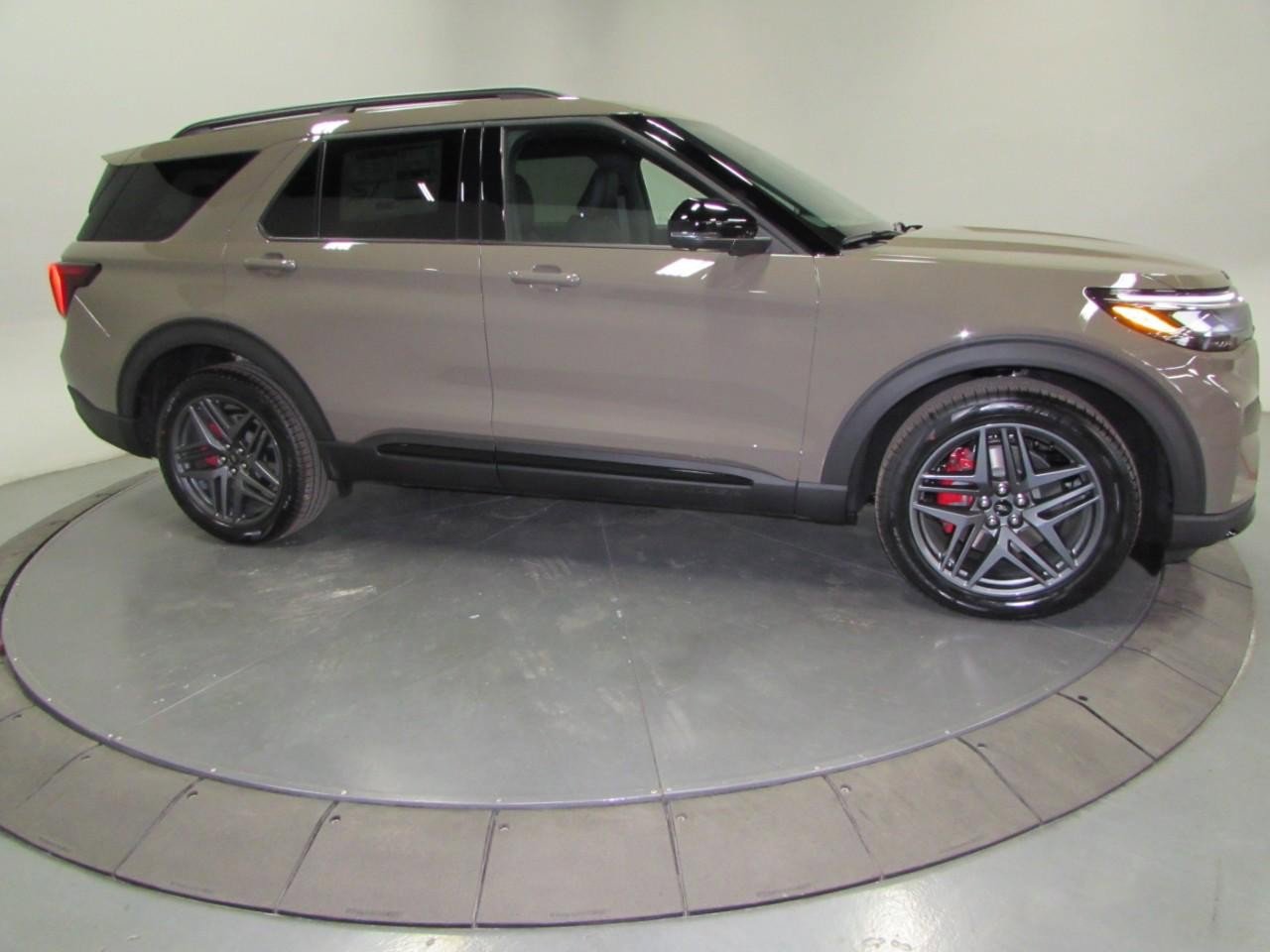 New 2026 Ford Explorer ST w/ Sun And Sound Package image 4