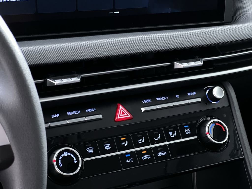 Used 2025 Hyundai Sonata SE FWD image 21