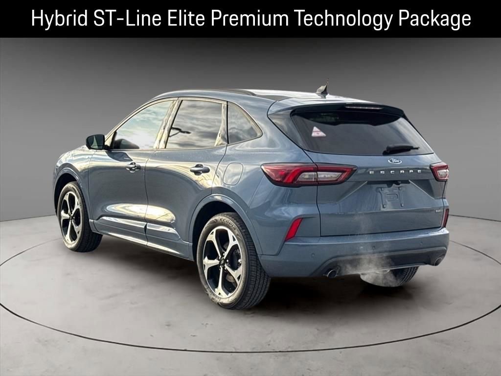 Used 2025 Ford Escape ST-Line Elite w/ Premium Technology Package image 4