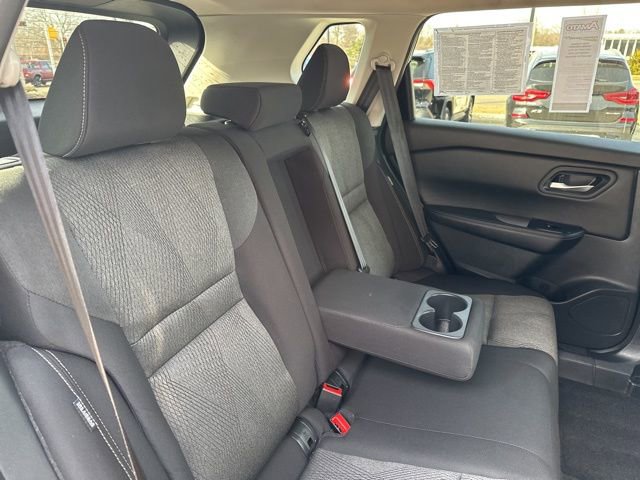 Used 2025 Nissan Rogue SV image 17