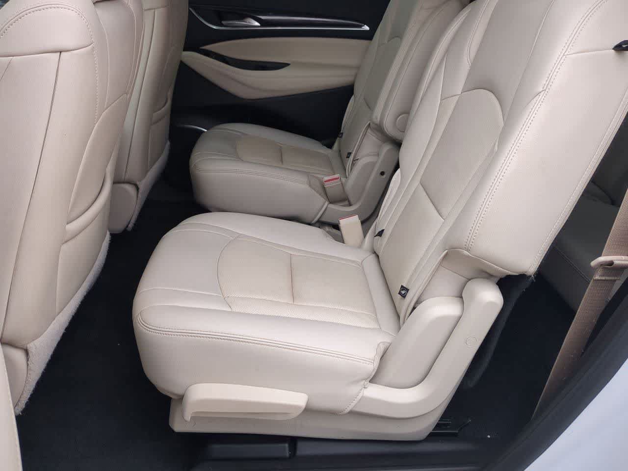 Used 2024 Buick Enclave Essence w/ Sound and Sites Package AWD/4WD image 18