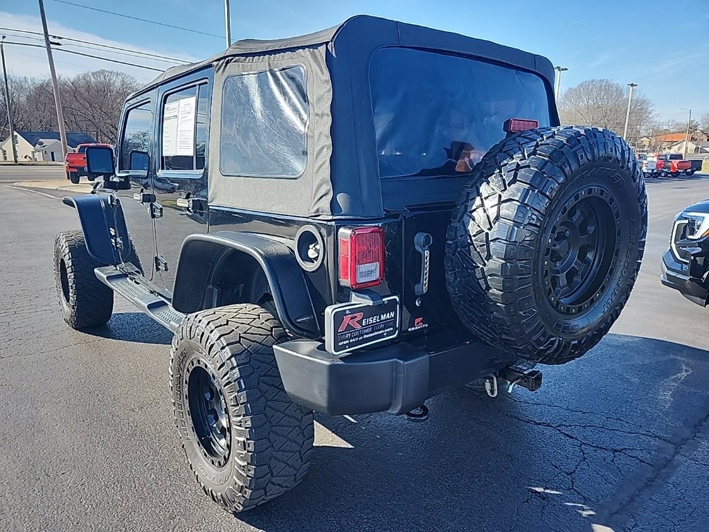 Used 2015 Jeep Wrangler Unlimited Sahara image 5