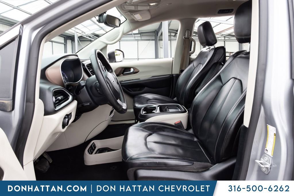 Used 2021 Chrysler Voyager Lxi FWD image 3