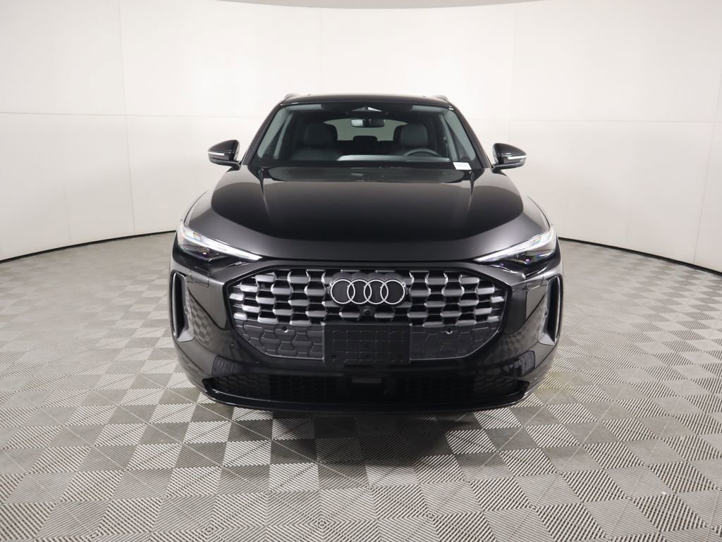 Used 2025 Audi Q5 Premium w/ Convenience Package image 3