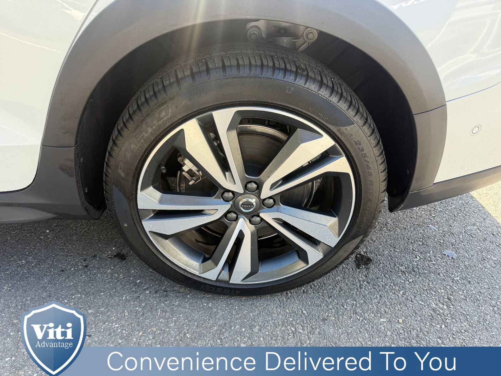 Certified 2025 Volvo V60 B5 Cross Country Plus AWD/4WD image 12