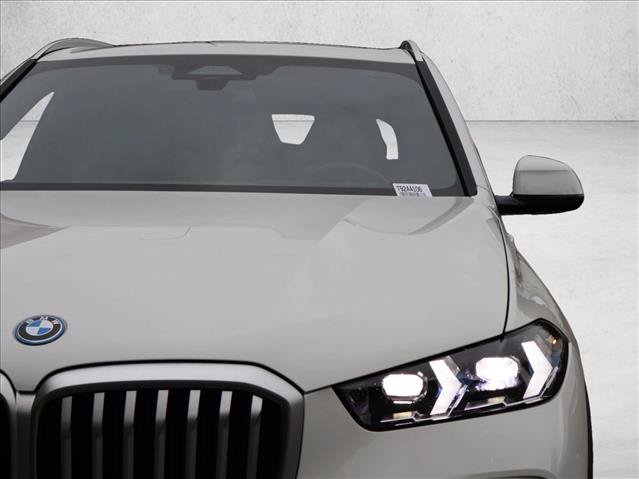 Used 2026 BMW X5 xDrive50e w/ Premium Package AWD/4WD image 2