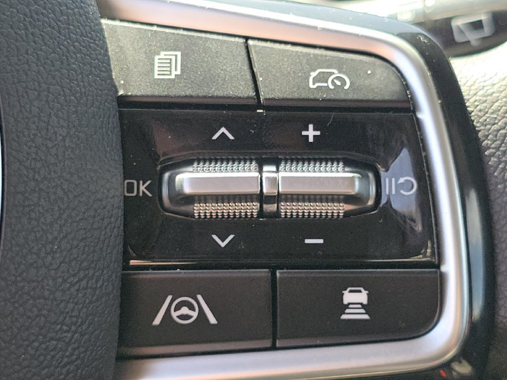 Used 2026 Kia Carnival LX FWD image 30