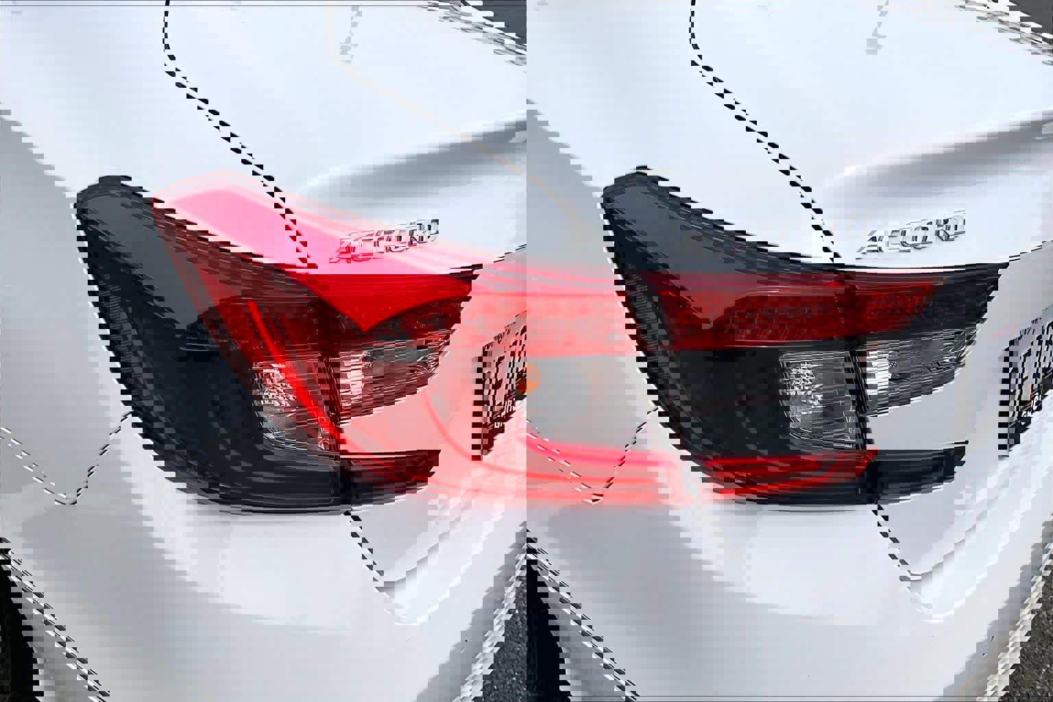 Used 2018 Honda Accord Touring image 28