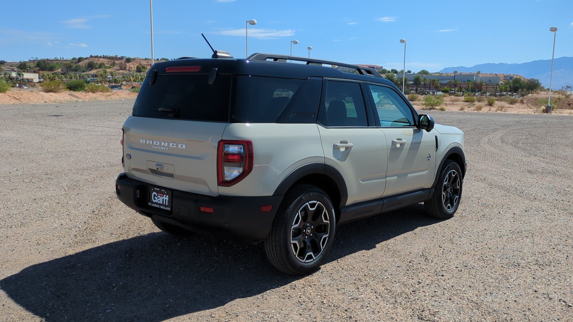 Used 2025 Ford Bronco Sport Outer Banks w/ Outer Banks Tech Package+ AWD/4WD image 6