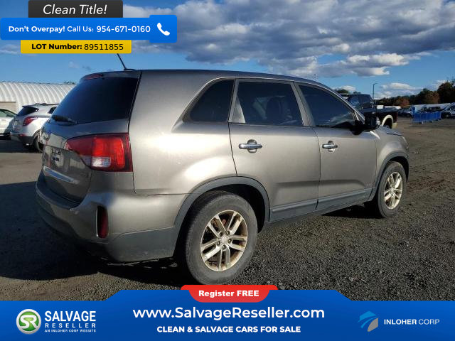 Used 2015 Kia Sorento LX image 4