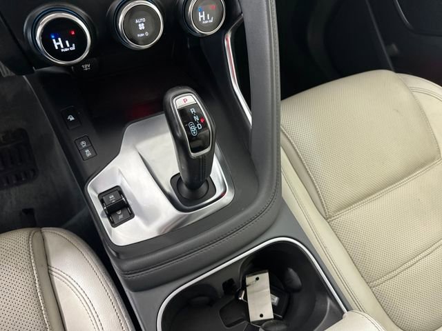 Used 2020 Jaguar E-PACE SE image 20