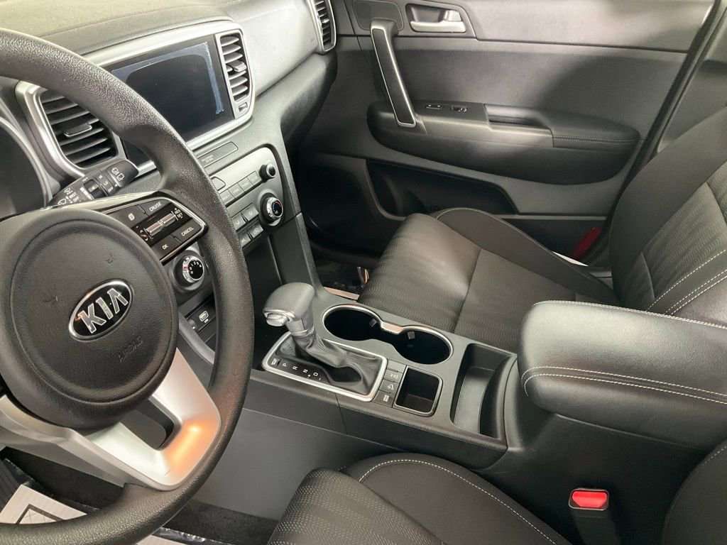Used 2020 Kia Sportage LX image 12