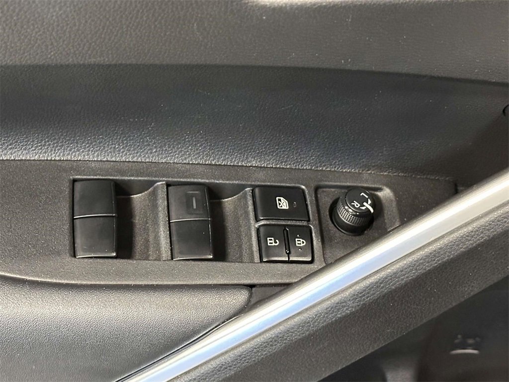 Used 2022 Toyota Corolla Cross LE image 13