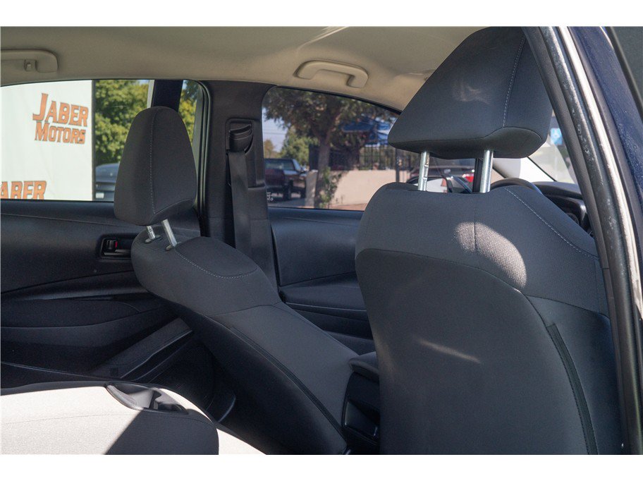 Used 2022 Toyota Corolla LE FWD image 3