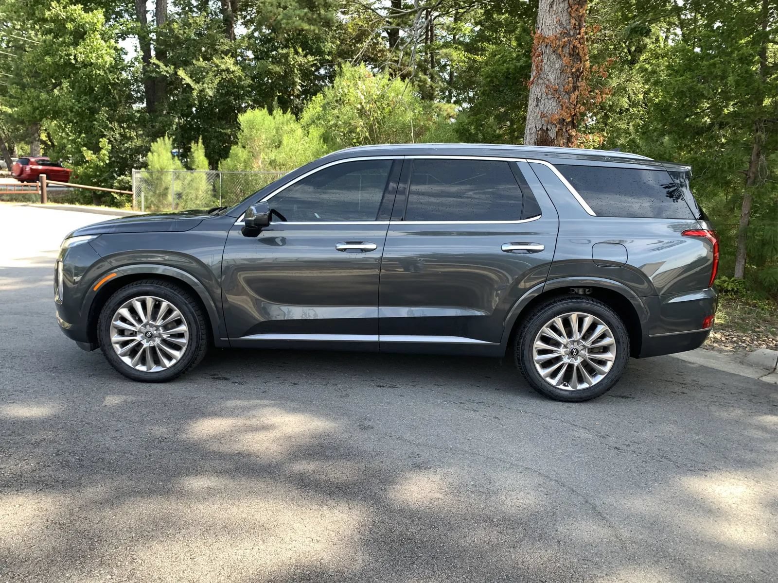 Used 2020 Hyundai Palisade Limited FWD image 4