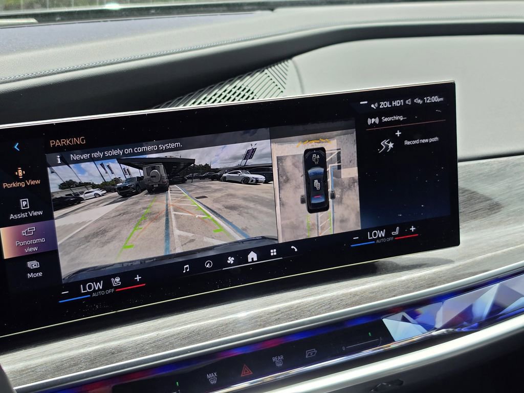 Used 2023 BMW 760i xDrive w/ Executive Package image 26