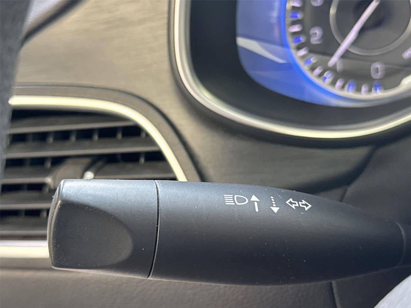 Used 2016 Chrysler 200 Limited FWD image 25