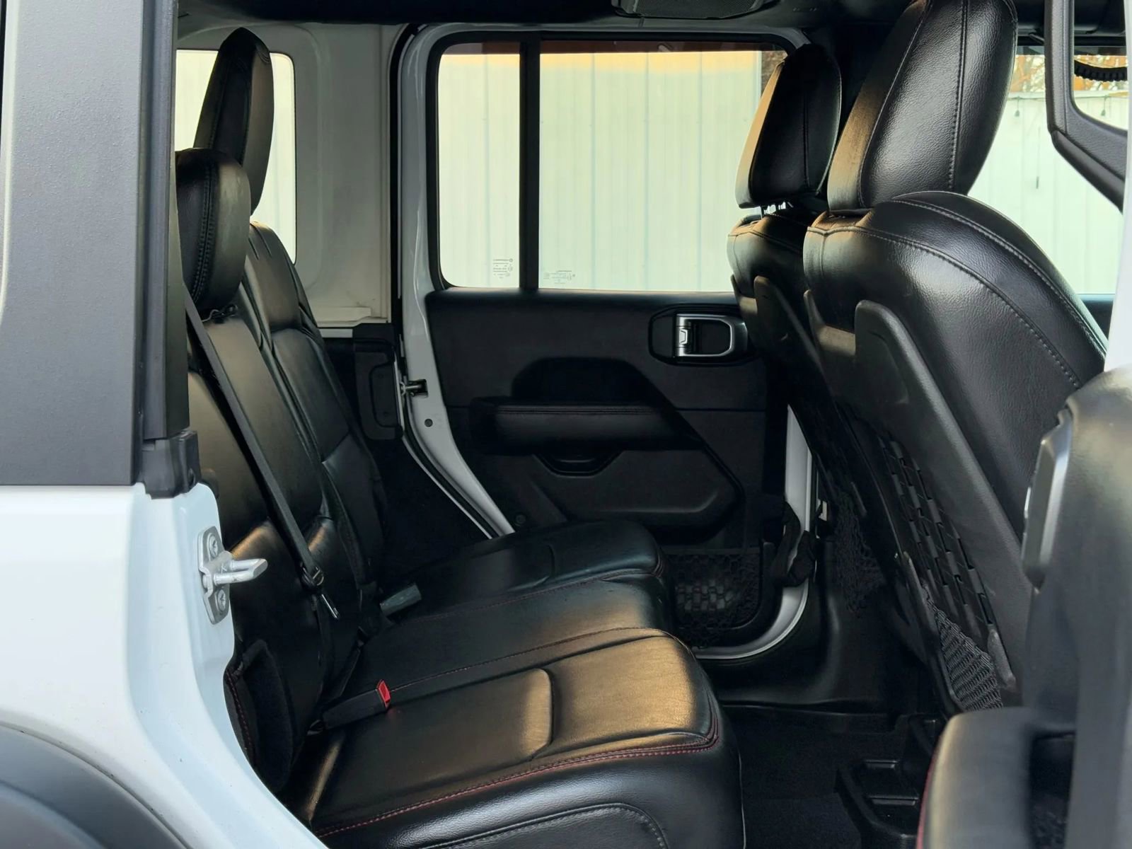 Used 2018 Jeep Wrangler Unlimited Rubicon image 15