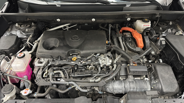 Used 2023 Toyota RAV4 XSE AWD/4WD image 28