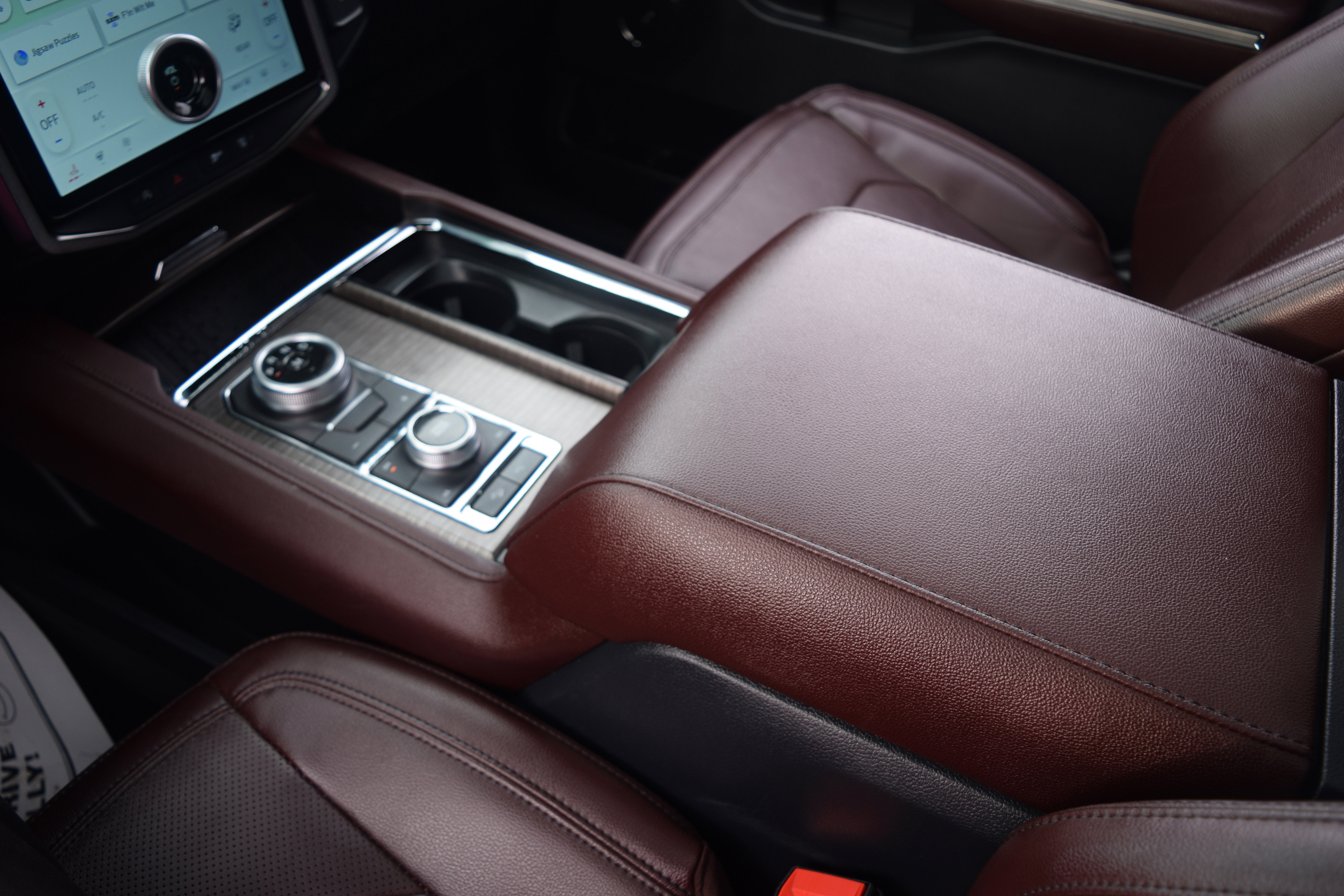 Used 2023 Ford Expedition Limited image 12