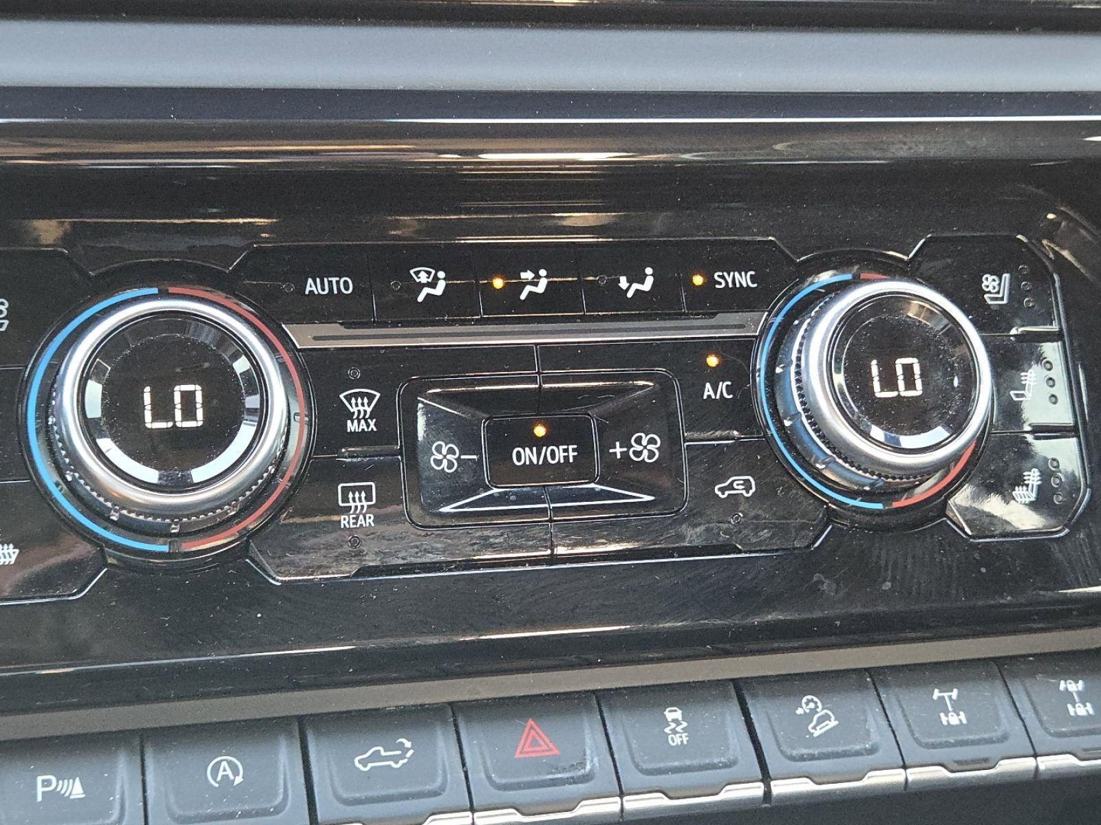 Used 2024 GMC Sierra 1500 AT4X image 37