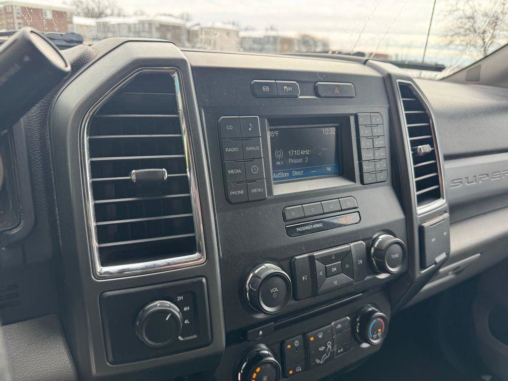 Used 2018 Ford F350 XLT image 7